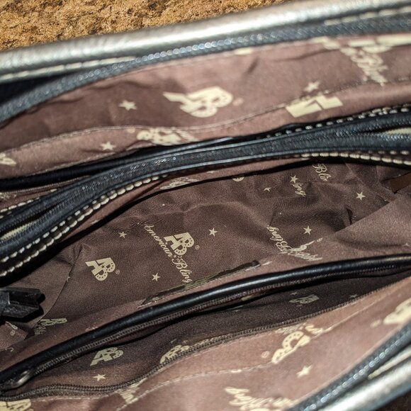 American Bling Western purse with concealed gun pocket and matching wallet - Picture 3 of 4